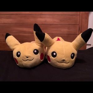 Pokémon Pikachi Slippers size Large